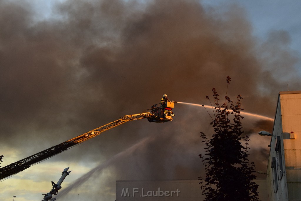 Grossbrand Halle Troisdorf Kriegsdorf Junkersring P250.JPG - Miklos Laubert